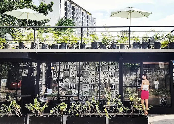 Murals And CafeHostel